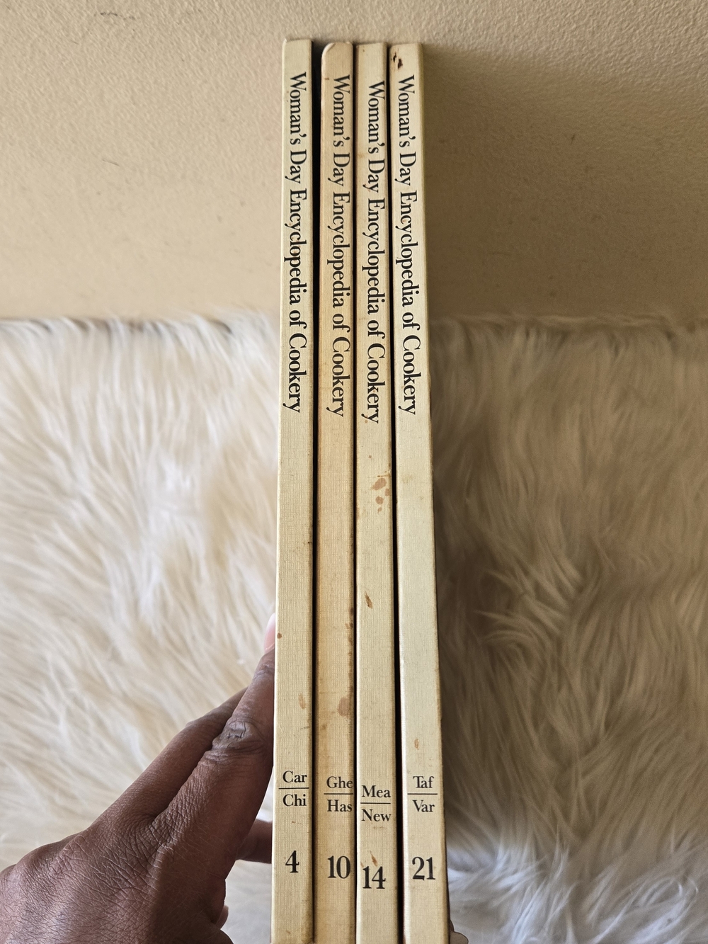 Women's Day Encyclopedia of Cookery Set - Assorted Covers Volume 4, 10, 14 & 21 - Picture 7 of 7